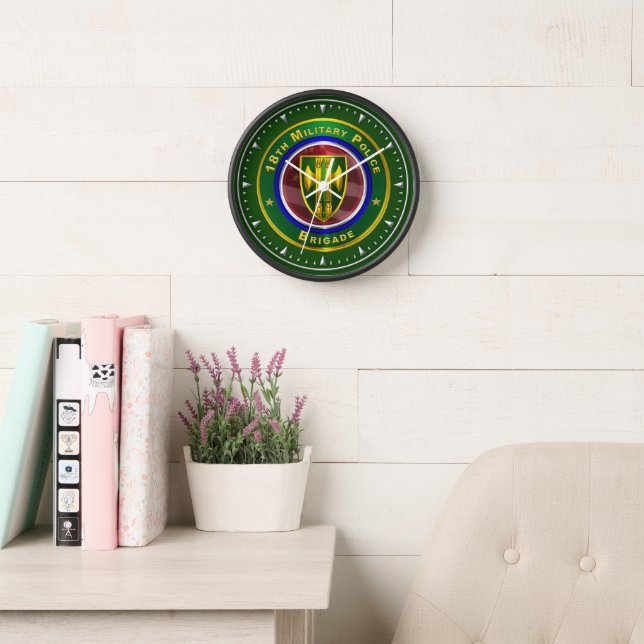 Horloge 18e brigade de police militaire (Salle de lecture)