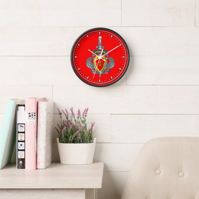 Horloge 25e division d'infanterie Vétéran aéroporté (Salle de lecture)