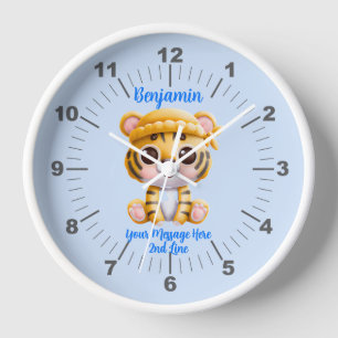 Horloge Ajouter le nom Texte, Bébé Tigre avec Casquette su