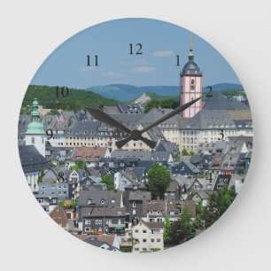 Horloge avec le motif de l'avis urbain des