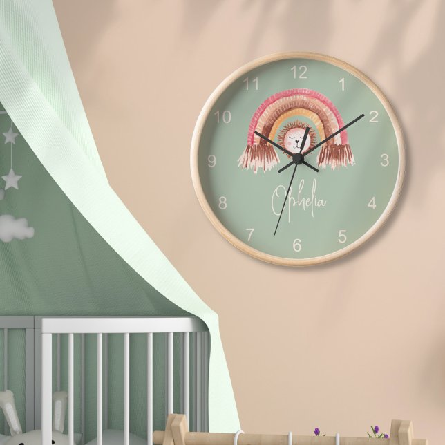 Horloge Boho Chic Rainbow Lion Nom du bébé Sage Green (Créateur téléchargé)