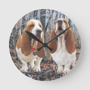 Horloge boisée Howling Basset Hound