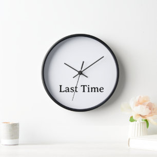 Horloge Cadre en bois noir personnalisé simple de 10"