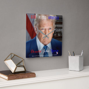 Horloge Carrée 45e et 47e président des États-Unis Donald Trump