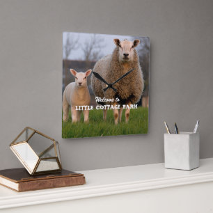 Horloge Carrée Accueil de la ferme Sheep Famille personnalisée