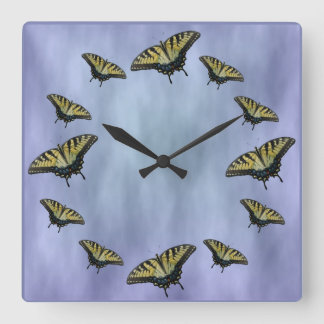 Horloge Carrée Babflies dans les clouds.