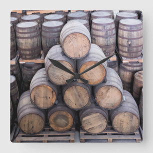 Horloge Carrée Barils de rhum uniques