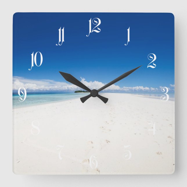 Horloge Carrée Beautiful white sables beach and turquoise ocean (Recto)
