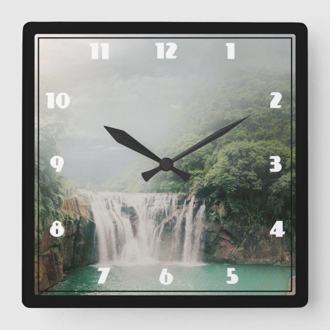 Horloge Carrée Belle cascade dans une forêt verdoyante (Recto)
