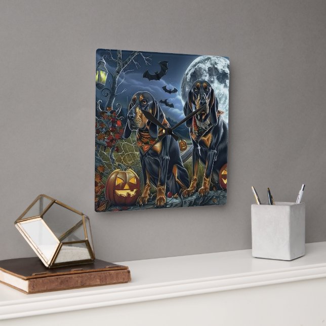 Horloge Carrée Bluetick Coonhound Halloween Éffrayant (Bureau)