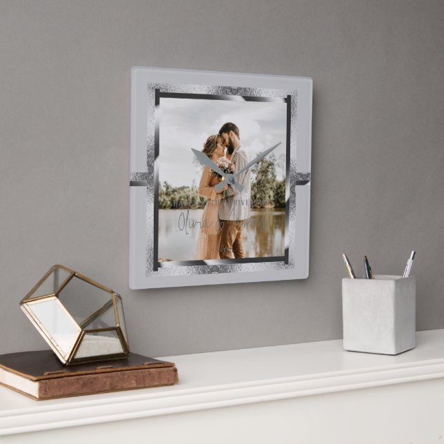 Horloge Carrée Bonne année personnalisée, moderne gris argent (Bureau)