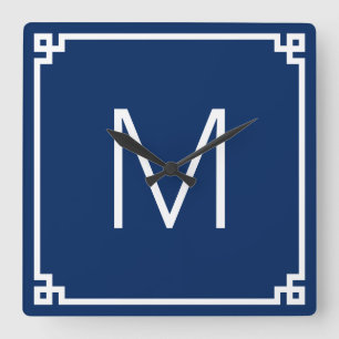 Horloge Carrée Bordure de clé grecque Navy et Blanc avec monogram