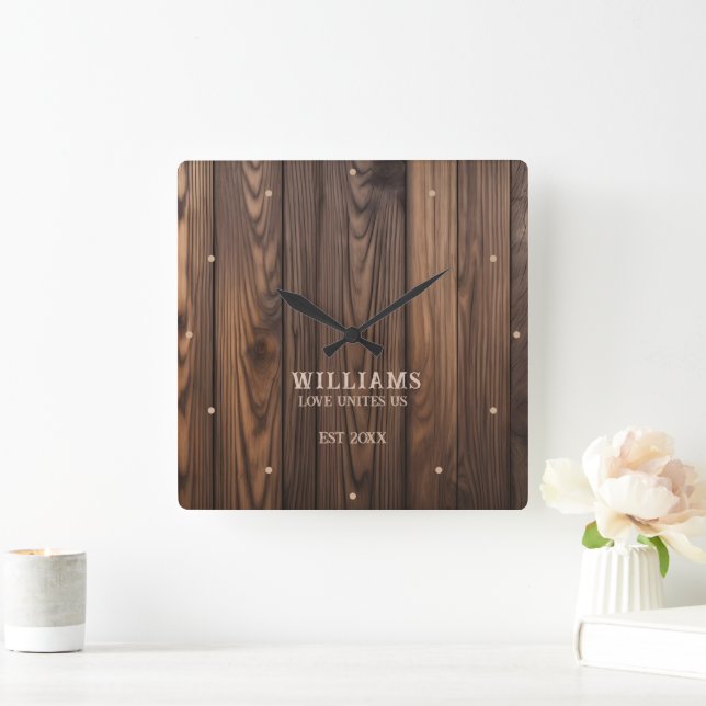 Horloge Carrée Brown en bois de noyer rustique personnalisé (Maison)