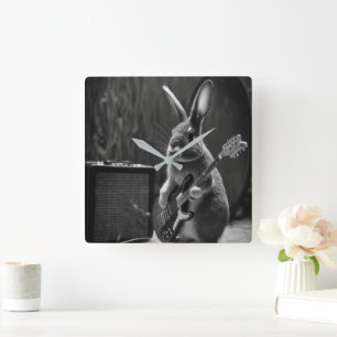 Horloge Carrée Bunny Jouer une guitare