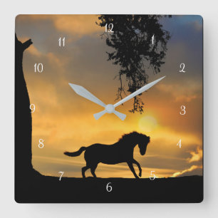 Horloge Carrée Cheval de course avec coucher de soleil et arbre d