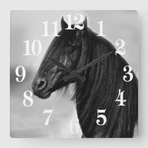 Horloge Carrée Cheval noir frison d'étalon