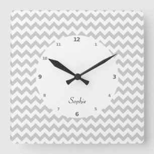 Horloge Carrée Chevrons gris sur l'horloge murale blanche