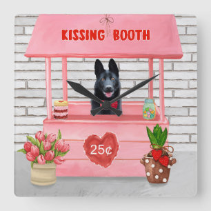 Horloge Carrée Chien berger allemand Valentine's Day Kissing Boot