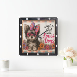 Horloge Carrée Chiots dans le texte des lunettes