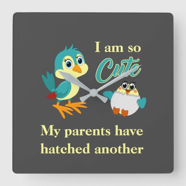 Horloge Carrée Cute bird hatching green cartoon baby announcement (Recto)