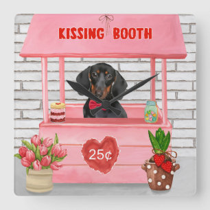 Horloge Carrée Dachshund Chien Valentine's Day Kissing Booth