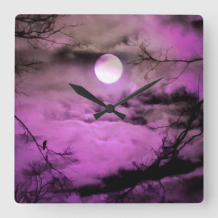 Horloge Carrée Dans Le Ciel De Violet