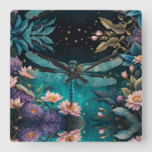 Horloge Carrée Dragonfly dans un jardin fleuri la nuit