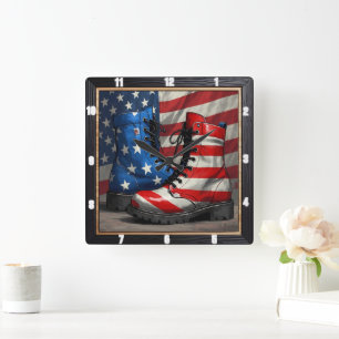 Horloge Carrée Drapeau américain des bottes patriotiques