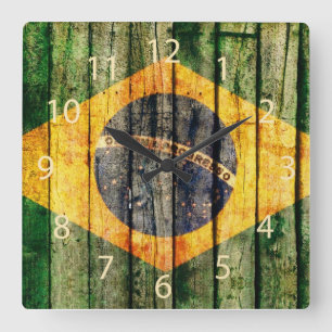 Horloge Carrée Drapeau brésilien grunge sur l'arrière - plan en