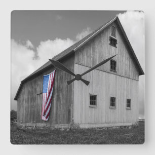 Horloge Carrée Drapeaux de nos agriculteurs - grange avec le