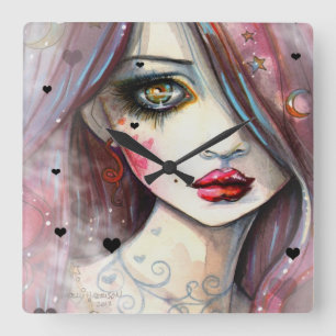 Horloge Carrée Fille d'art fantastique gothique avec des cœurs
