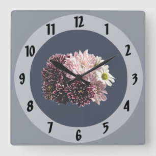 Horloge Carrée Filles et marguerites sombres et légères