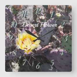 Horloge Carrée Fleur de cactus jaune au printemps