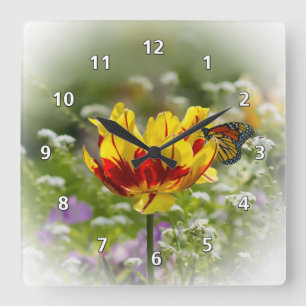 Horloge Carrée Fleur de tulipe et papillon de monarque