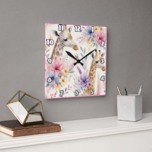 Horloge Carrée Giraffes entourées de fleurs vibrantes en Afrique