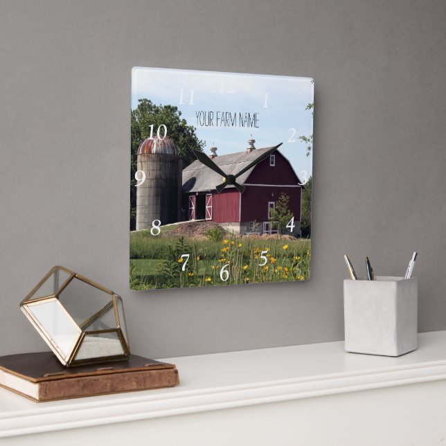 Horloge Carrée Grange rouge et Silo (Bureau)