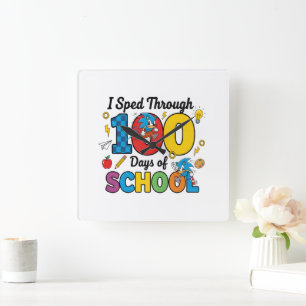 Horloge Carrée J'ai filé à travers 100 jours d'école Gamer garçon