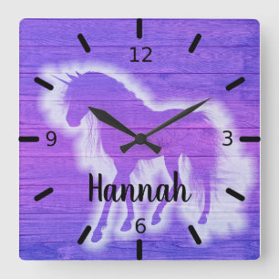 Horloge Carrée Licorne violette personnalisée