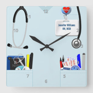 Horloge Carrée L'infirmière personnalisée frotte dans bleu-clai