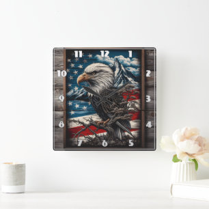 Horloge Carrée Majestic Eagle contre l'Arrière - plan du drapeau