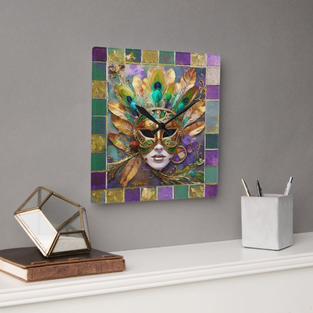 Horloge Carrée Mardi Gras Gold et vert Peacock Feature Masque (Bureau)