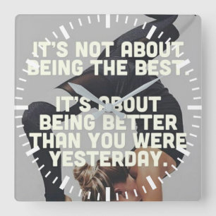 Horloge Carrée Mieux que hier - Motivation du yoga féminin