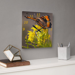 Horloge Carrée Milbert's Tortoiseshell Butterfly Close Up Photo