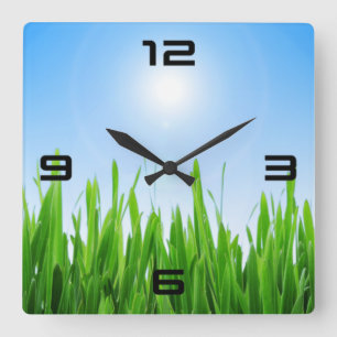 Horloge Carrée Modèle de texte personnalisé Prairie verte ciel bl