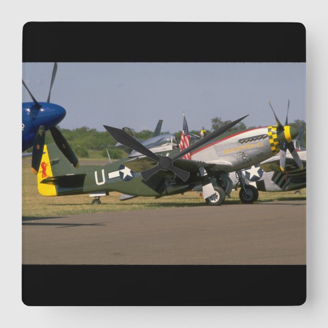 Horloge Carrée P51 Mustang, Vue latérale.(piste)_Avions 2ÈME GUER (Recto)