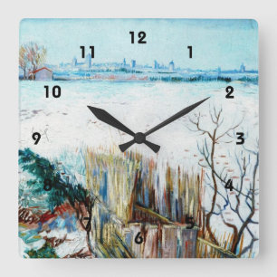 Horloge Carrée Paysage enneigé avec Arles en arrière-plan