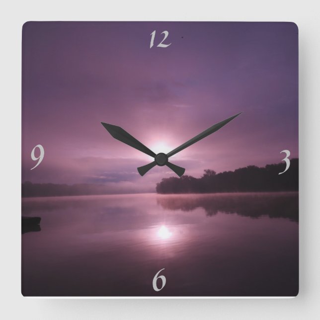 Horloge Carrée Paysage paisible rose/prune au-dessus de l'eau (Recto)