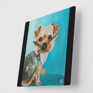 Horloge Carrée Peinture de Yorkshire Terrier par Alfred Fox
