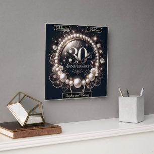 Horloge Carrée Perle Intemporelle : 30ème Anniversaire