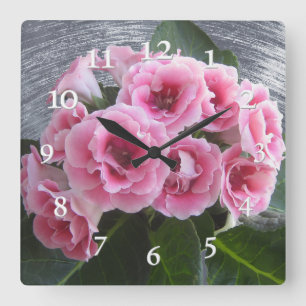 Horloge Carrée Photo. Bright bouquet of pink flowers.